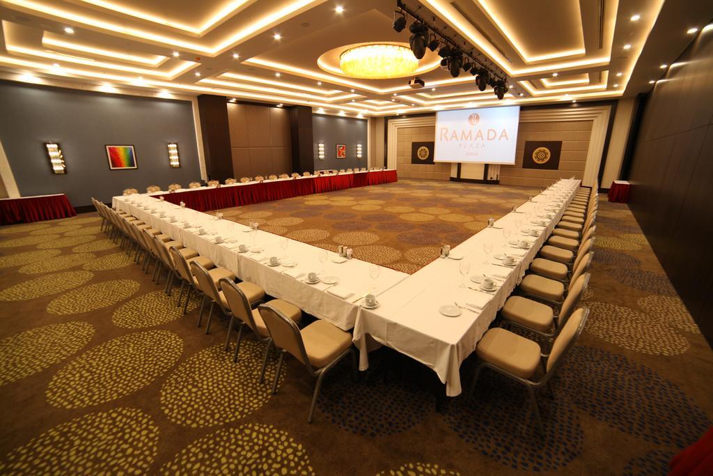 מלון Ramada Plaza By Wyndham קוניה מראה חיצוני תמונה
