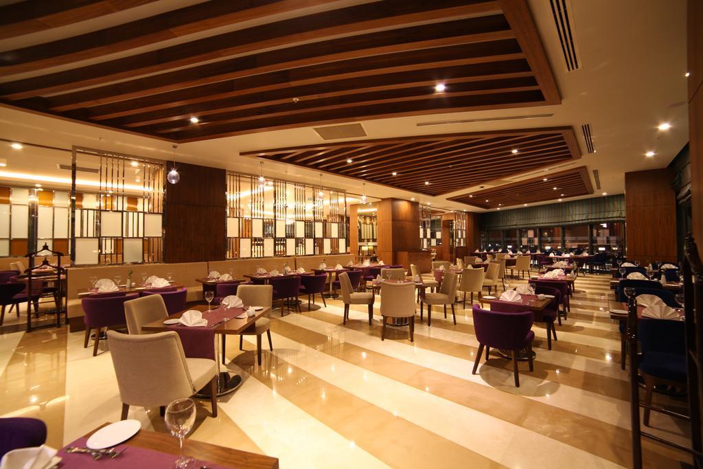 מלון Ramada Plaza By Wyndham קוניה מראה חיצוני תמונה